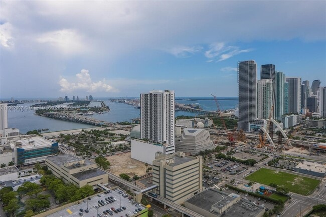 Building Photo - 1600 NE 1st Ave