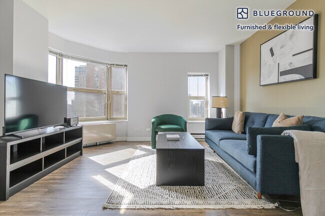 Primary Photo - 8 W Chestnut St