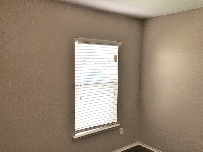 Building Photo - 15639 Barber Grove Ln