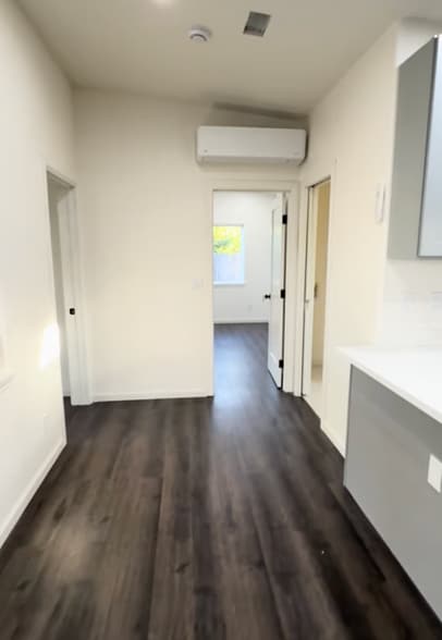 Building Photo - 367 Chaparral St