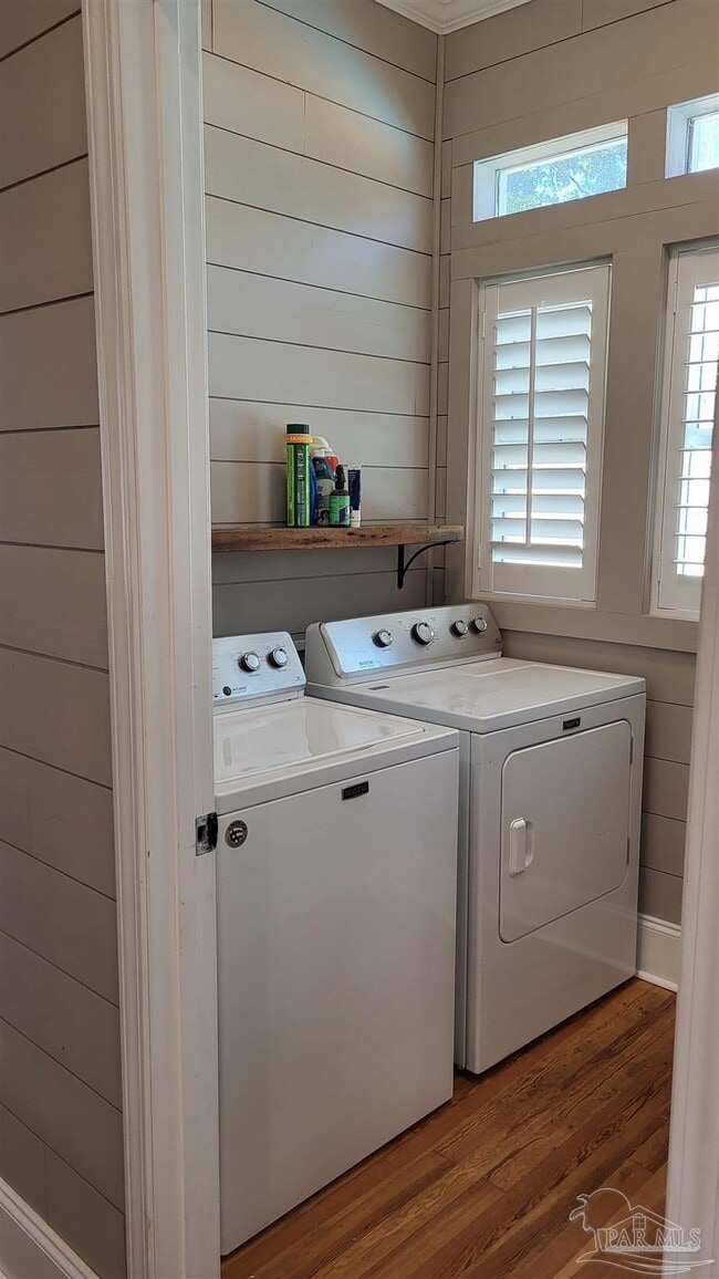 Building Photo - 1800 E Lloyd St