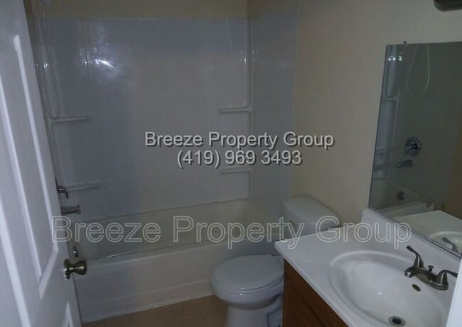 Building Photo - 524 Nova St