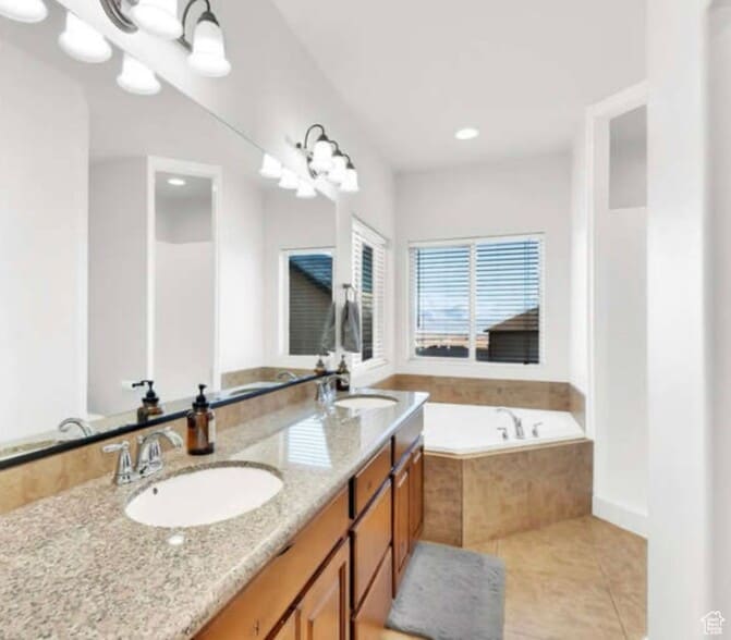 Building Photo - 3989 E Yakima Way