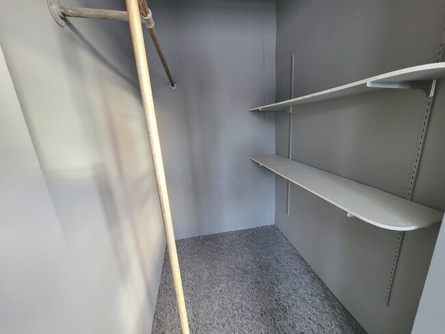 Building Photo - 802 Deleon St