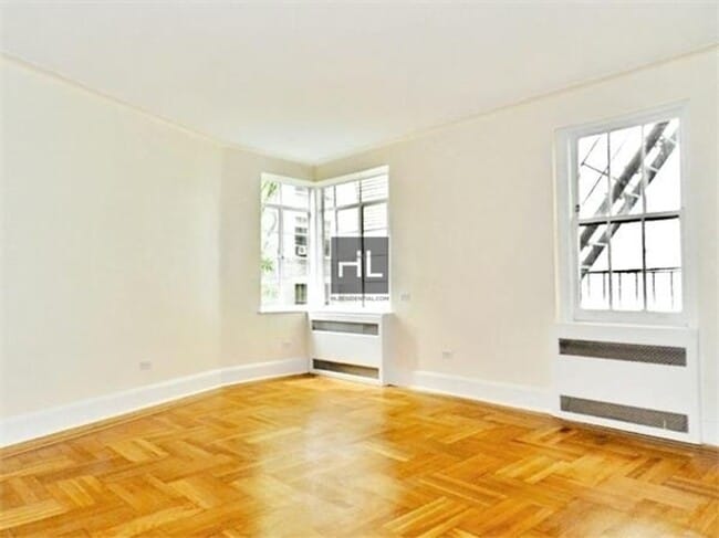 Building Photo - 1 Jane St