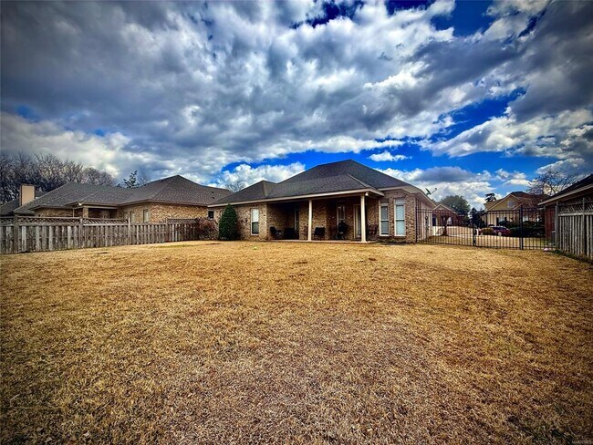 Building Photo - 5812 Lotus Cir