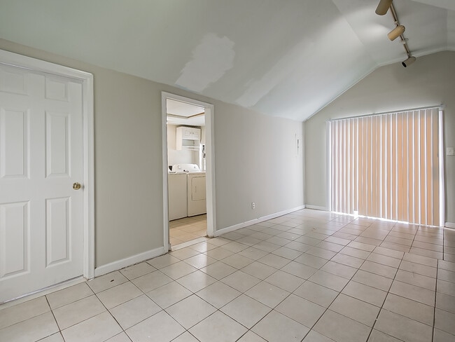 Building Photo - 25323 Orchard Lake Rd