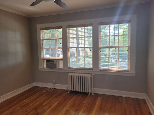 Building Photo - 169 Peachtree Cir NE