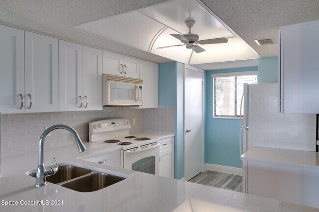 Building Photo - 3873 S Banana River Blvd