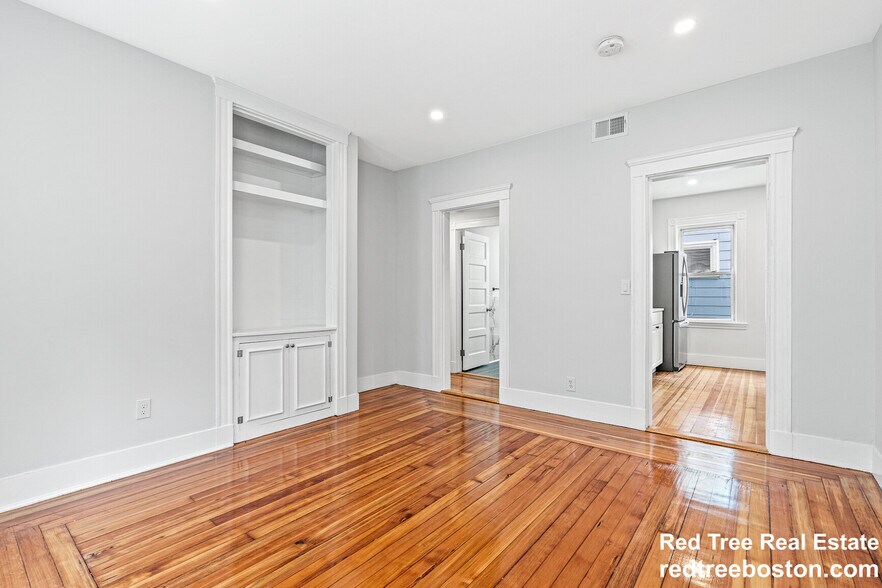 Building Photo - 79 Pleasant St