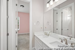 Building Photo - 914 Gyngell Ln