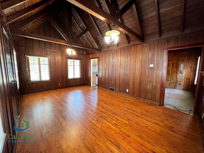 Building Photo - $3,695 - Beautiful 3 BD/1.5 BA Home in Old...