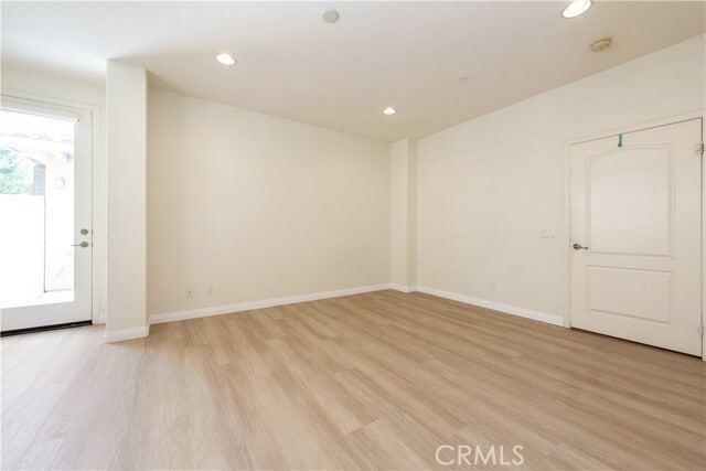 Building Photo - 33 Roycroft