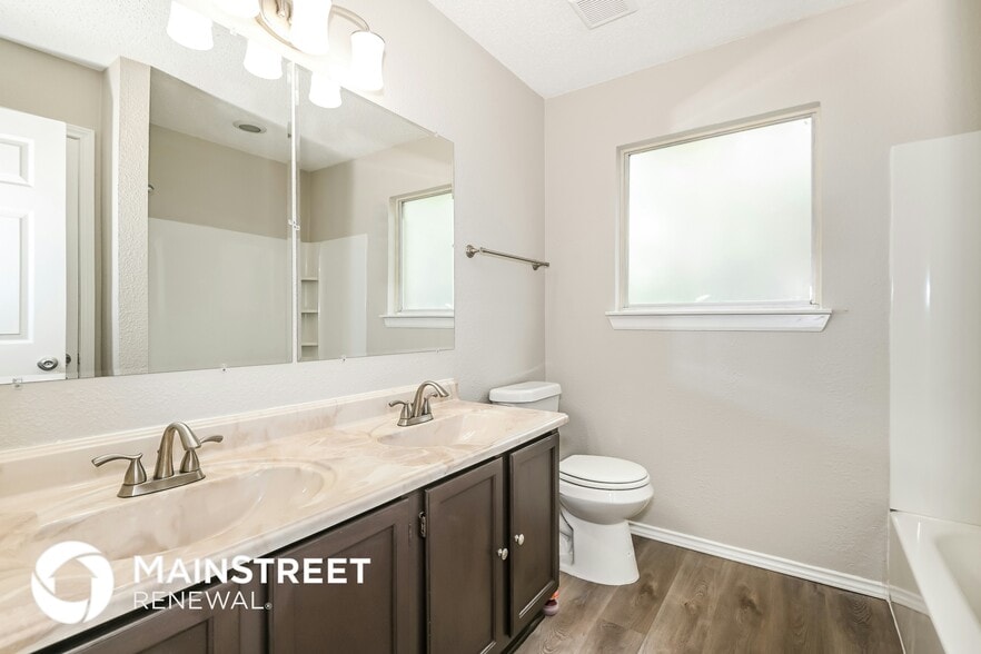 Building Photo - 6355 Knoll Ridge Dr