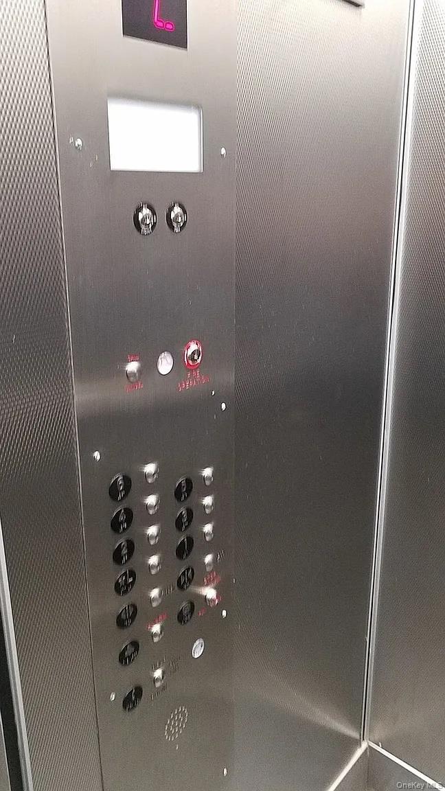 Building Photo - 2640 Marion Ave