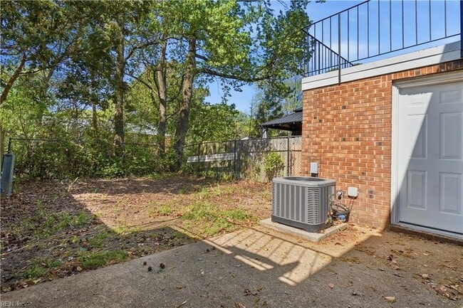 Building Photo - 1261 Clydesdale Ln