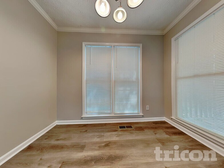 Building Photo - 40 Fair Ridge Ct