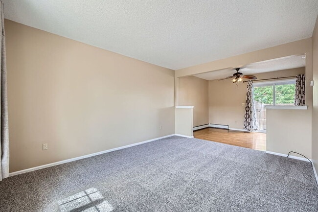 Building Photo - 1233 Willow Bend C