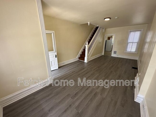 Building Photo - 739 Lincoln St