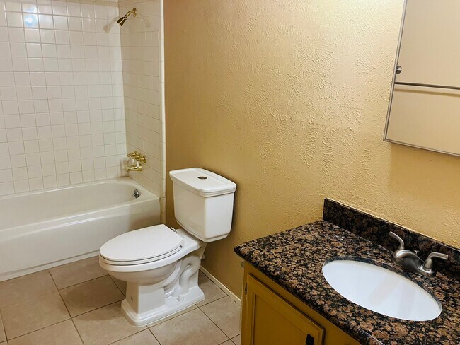 Building Photo - 14426 Kemrock Dr