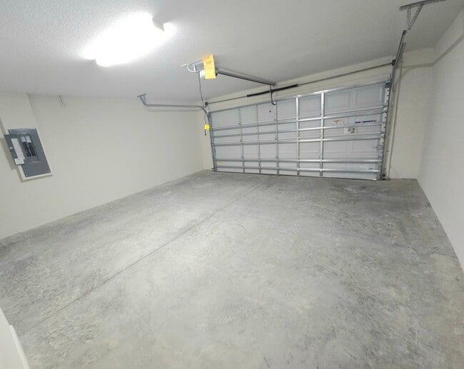 Building Photo - 387 E Caldwell Dr