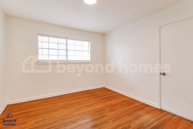 Building Photo - Move-In Ready 3BR Home with Modern Updates & Spacious Yard!