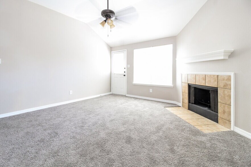 Building Photo - 1401 Carrigan Ln