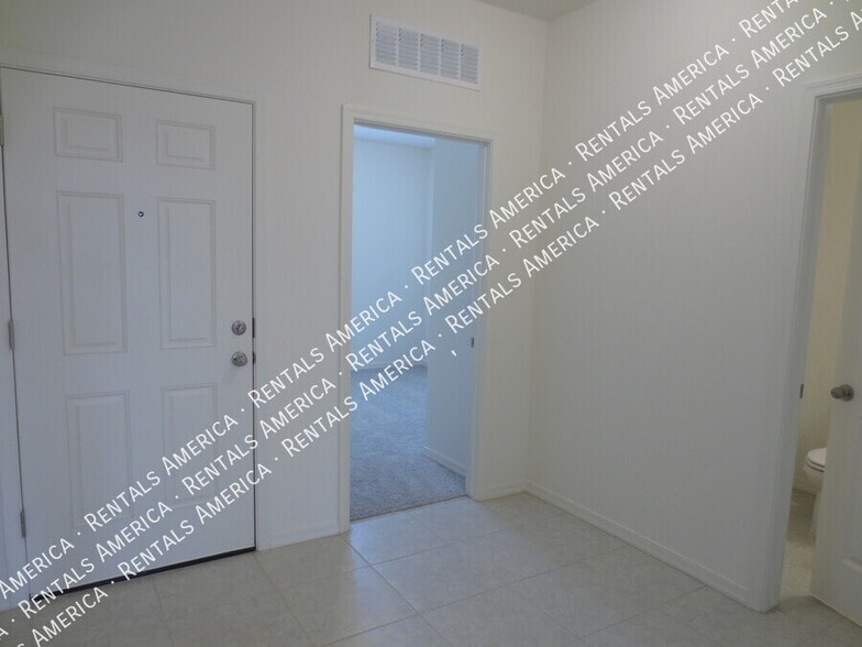 Building Photo - 378 S Borromeo Dr