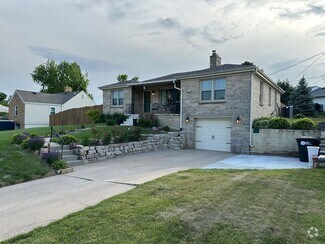 Building Photo - Beautiful house...RESERVE NOW FOR AUGUST 1...