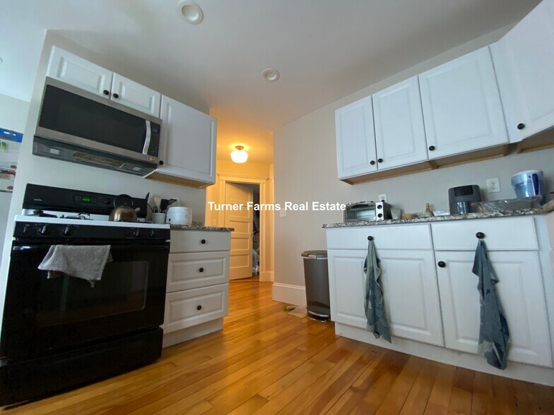 Building Photo - 6 Westminster Ave