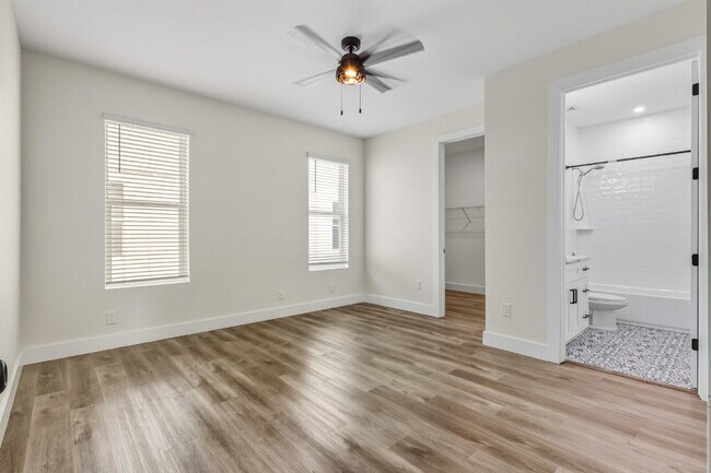 Building Photo - Luxurious 3 Bedroom Condo with Spacious Layout and Prime Location in Tampa, FL!