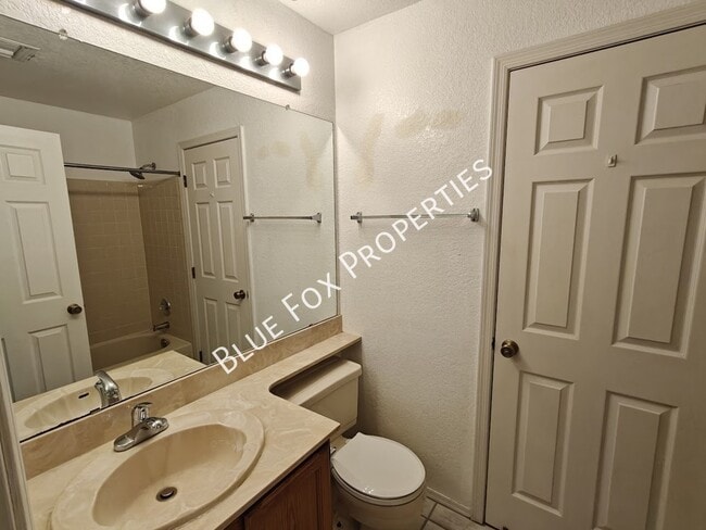 Building Photo - 9073 N Tiger Eye Way