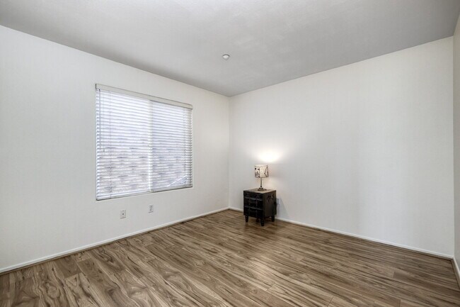 Building Photo - Highland Ranch Spring Valley 2-story 3 bd / 3.5 ba Home w Garage, Yard + MORE!