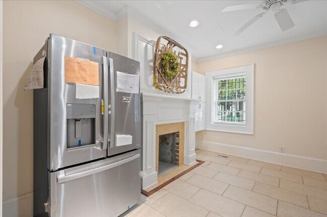 Building Photo - Adorable 1 bedroom apartment. Ground floor...