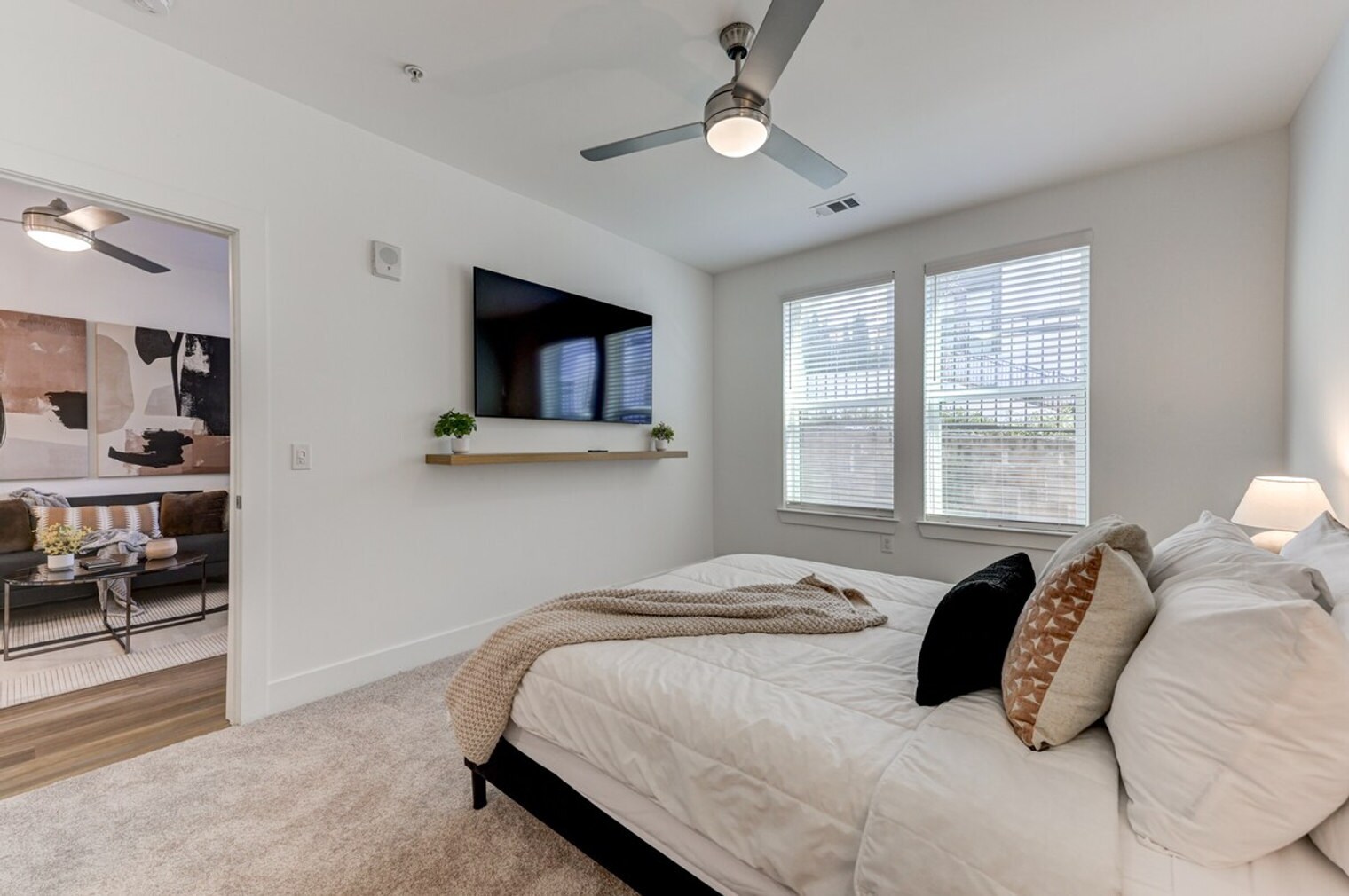 Building Photo - 308 Gibson St SE