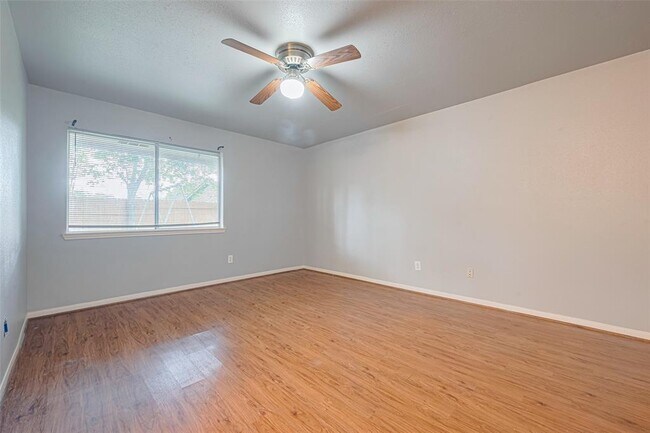 Building Photo - 15238 Ensenada Dr