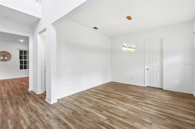 Building Photo - 1859 Treasure Cv