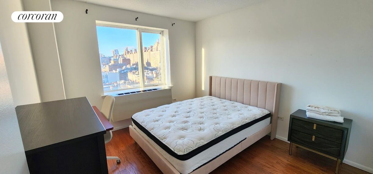 Building Photo - 225 Eighth Avenue 11B