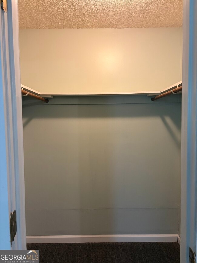 Building Photo - 121 Innerlake Ln