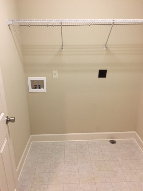 Building Photo - Beautiful Townhome in Arbor Lakes!