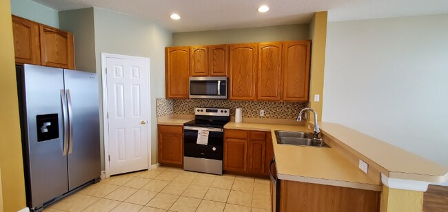 Building Photo - 14105 Christie Dr