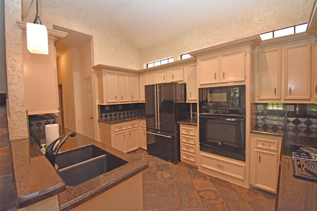 Building Photo - 14003 Muirfield Village Dr
