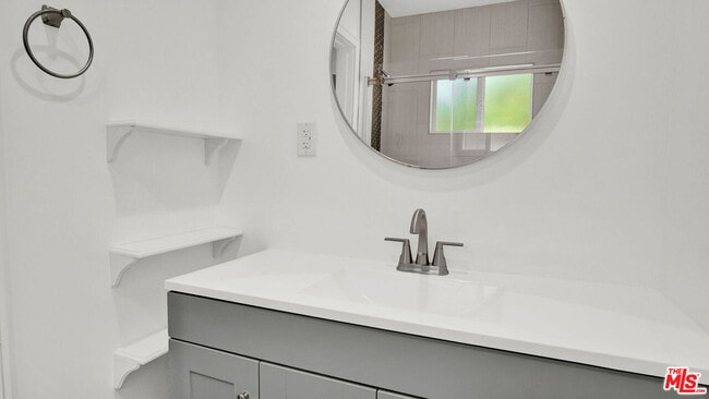 Building Photo - 5377 Manzanar Ave