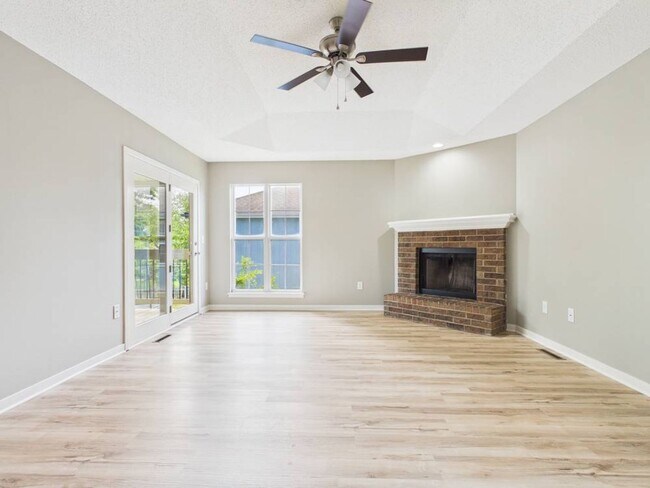 Building Photo - 1206 Foxridge Dr