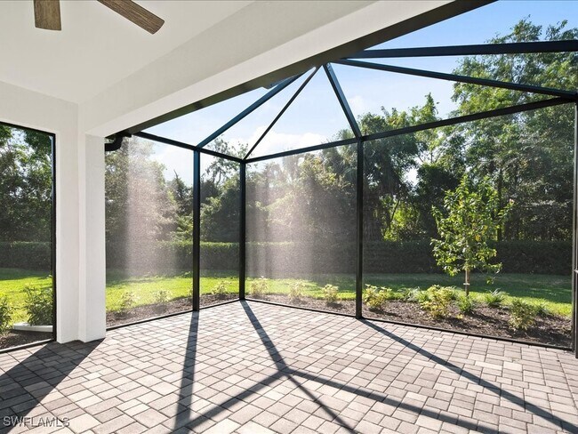 Building Photo - 2385 Ariane Dr