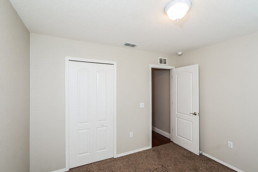 Building Photo - 5122 Garberia Ave