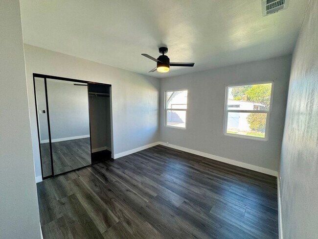 Building Photo - 4139 Gaviota Ave