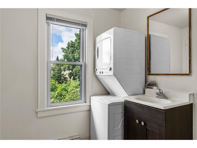 Building Photo - 2559 Aldrich Ave S