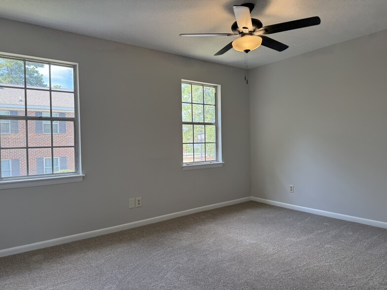Back Bedroom - 1613 Ashford Ln