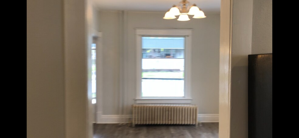 Building Photo - 210 Dixon Ave